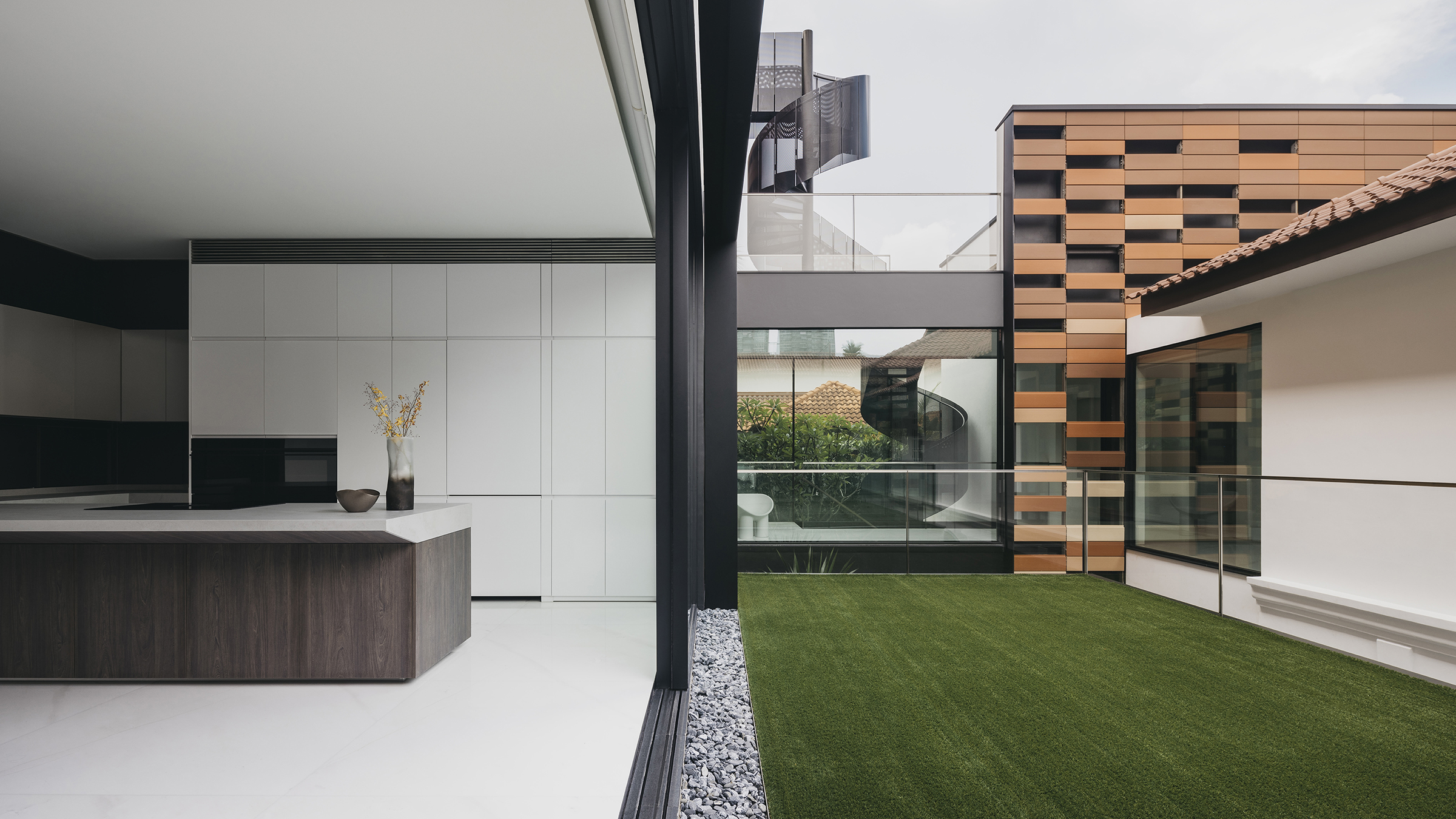 Beautiful Indoor and Outdoor with a glass connecting structure